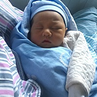 我都这么瘦，为什么你要这么胖？😂            因为脸上肉肉多，还自带双下巴，睡觉脸和嘴巴都挤变形...