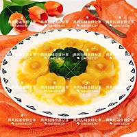 白萝卜中含有大量的膳食纤维，对宝宝肠道健康有益，白萝卜还能补充足够的维生素，还有益气润肺的功效。