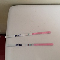 卵巢多囊，吃了几天中药了，测排卵，昨天很淡，今天那么明显，可是排卵期都过了，这是怎么回事啊