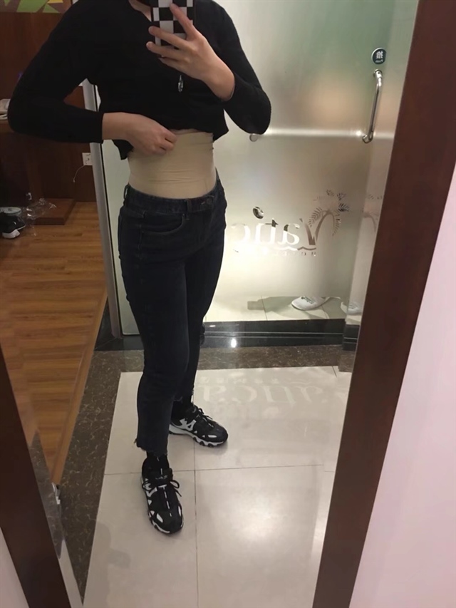 今天穿的是短裤款塑身衣，还有连体的