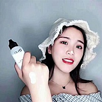 *✲ﾟ实拍朵色山羊奶素颜霜 超级超级细的粉质。 山羊奶成份养肤， 提亮肤色， 均匀肤质 也是一款超级好...