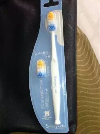 硅胶的牙刷 这个用起来好