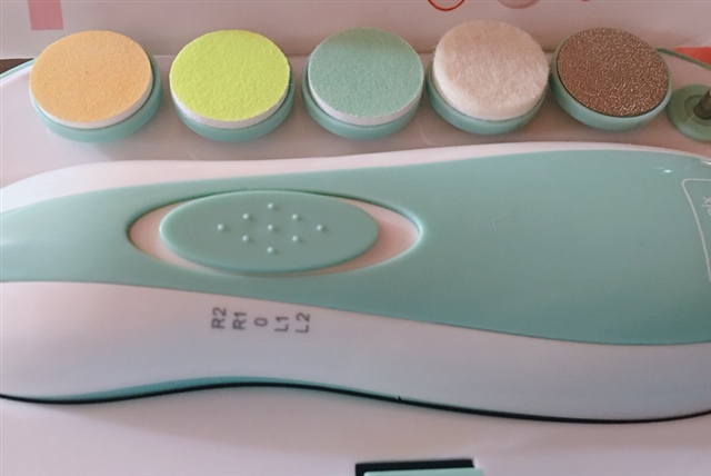 给宝宝磨指甲的，很安全很方便