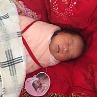 我家宝宝昨天100天了，让大家看看宝宝的成长过程吧！