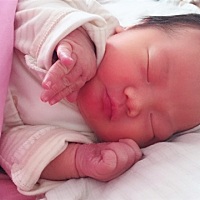 看我家闺女的兰花指双下巴和小拳头T Ū T