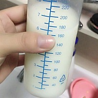 我自己之前母乳少，后来吃了催乳师介绍的汤药，不知道，你们吃管不管用，我是因为气血不好，现在调理好...