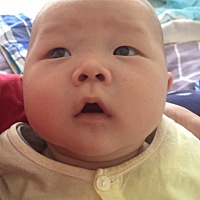 想我家小九了，两个月都认得妈妈了，视频了之后听宝爸说宝宝哭的很厉害，怎么也哄不住，好难过