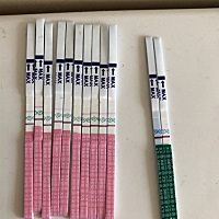 末次月经4.20号，同方5.1和5.4，昨天开始用试纸测试，眼都看花了，不知道是心理暗示还是已经有反应了，...