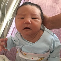 5.11日刨腹产8斤男宝，我压根没体会到顺产的感觉，刨腹产太痛苦了，下床的一瞬间感觉整个人都重活了一次