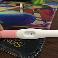 本来姨妈这几天要来但还是先测了一下这个测试结果是有了吗想知道