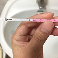 检查完回来就来月经了，到底是流产还是来月经，症状跟来月经一模一样，因为我来月经会老是放屁，今天也是