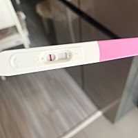 大家帮我看一下，这样算是怀孕吗？我属于月经很准的那种，正常应该今天来，可是一点迹象都没有。