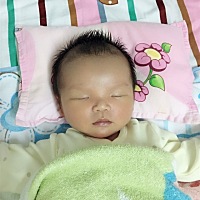 5.3顺产男宝一枚，出生是8.1斤，现在15天了，希望宝宝健健康康快快乐乐