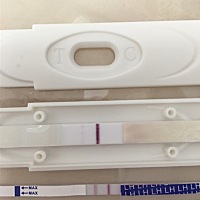 感谢亲们的回复，补一个早早孕试纸刚测的。这下可以确定了吗？