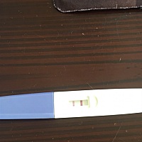 月经过了2天还没来，今天早上测的，是怀了？这几天为什么腰酸小腹有痛，过来人帮我看看，你们有没有这种...