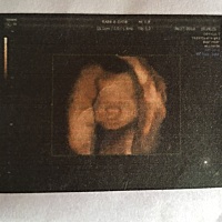 这是在投降吗 哈哈哈哈 胳膊是不是有点粗