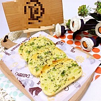 宝宝吃的面包片我也馋了😋