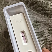 请大家帮我看看，这个应该不是吧？为啥中间红色一片