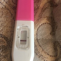 今天本来是姨妈日，早上姨妈是褐色的而且量很少，验了下是这样的，怎么是歪的，我妈说我中邪了，一天天...