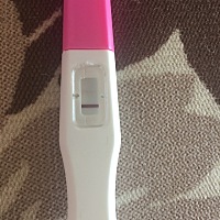 验孕棒放了一个小时的结果哈哈很浅