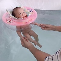 第一次游泳很勇敢