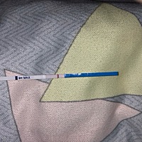 上个月今天的大姨妈，这是今天测的，有点点影子，😳。不过应该还是得落空，没关系都习惯了