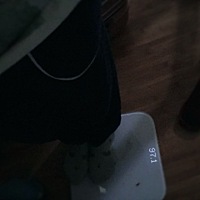 生的时候122.还有五天出月子，体重回到孕前，感觉还行。之前还担心会停留在三位数。