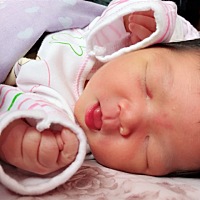 5月19号12点10分6斤9两顺产女宝一枚，我的小公主还没有想好乳名，大家帮忙想想🤗谢谢啦