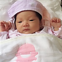 小坏蛋第八天了，老是喂奶吸两下又把奶头吐出来了，越来越难喂奶，各位宝妈求支招