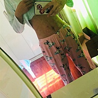 产后第八天，孕前100左右孕后期125生了她115目前109出月子有望回到孕前体重（图中那些黑的是阳光反射的...