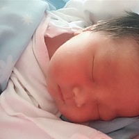 剖宫产小公举一枚，孕期真的很不容易，高血糖，高血压，但是看到孩子那一刻觉得一切都是值得的