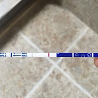 17号排卵日同房，前后也同房了，今天排卵日后第9天，离月经还有四五天，我是不是测早了