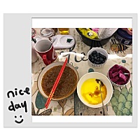 今天买了鸡妈妈家的笨鸡蛋，在手机上下载了做菜软件，学习了蒸鸡蛋。非常成功！希望以后会做更多健康美...