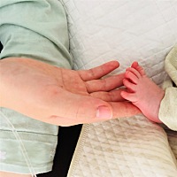 5月25日晚上21:23分顺产8斤整男宝宝，孕期完全没有忌口，想吃什么就吃，宝宝出生干干净净白白的，由于宫...