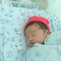 5.27号上午8:46，一枚女宝宝诞生～6.32斤～超级棒 很乖 ～打针虽痛，但只哭两声，不会瞎尖叫。乖的小孩...