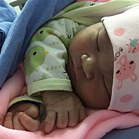 这个娃够折腾的我了，38周➕5见红在医院待产，然后开始月经疼，腰酸背痛，下坠疼，到后面的一夜➕白一天...