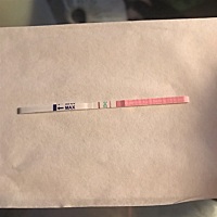 不知道是不是打了排卵针的原因今天测了两条排卵纸都是第二根线比第一根红很多。这是已经排卵的征兆吗？...