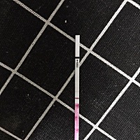 最近这半个月一直在吃治头痛的药，还都是孕妇禁忌的，但是却好像怀孕了，一天比一天明显的线，😭😭😭