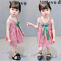 小模特很乐意试衣服、老省心啦