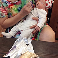 现在娃儿真不好带，喜欢吃耍耍奶，把奶给移开就哭，喜欢喊着睡觉，吃奶也没有次数，比我家宝大半个月的...