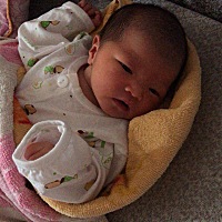 宝宝出生一个星期了，5月25顺产一枚小公主，5斤8。迟来的报喜