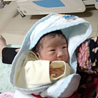 熟睡中的小天使。醒来后的大恶魔，整的崩溃啊