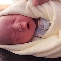 宝宝出生啦，6.8斤顺产