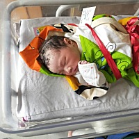 6月2日下午剖腹产下二胎男宝一枚，体重7.3斤