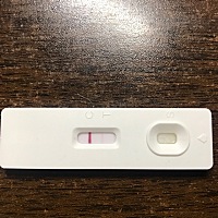 各位宝妈可以帮忙看一下这个算怀孕吗？为什么颜色这么浅，我是5.23 5.27 5.31 6.3 同房的，最后一次月经...