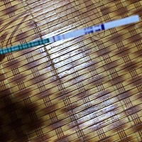 朋友们有月经推迟20天才测出来怀孕的吗？？