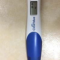 第一次买验孕笔显示怀孕1～2周，隔两天再买支验孕笔显示T区几乎看不出颜色。这是怀了宝宝吗？