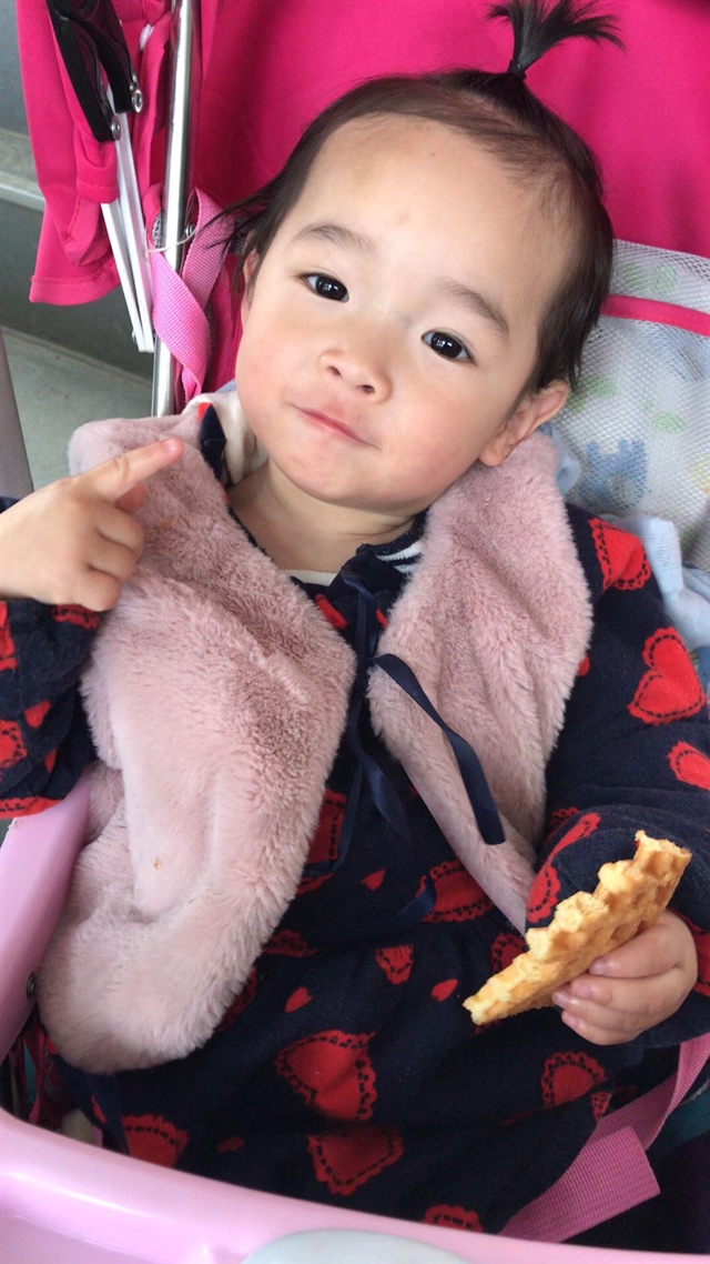 女儿天生就应该打扮的漂漂亮亮的，疯狂的买买买，躺赚！