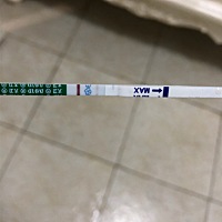 刚才没事就测了下，能看到第二条线，是怀孕了吗？会不会炸胡