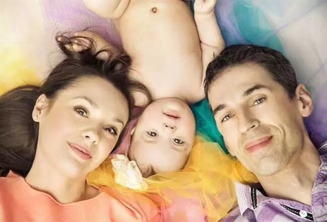 你的孩子现在是与你们同住还是被老人带回家抚养了？3岁以前，安全感对孩子来说非常重要，就如同生命一样。为什么会这样说？宝爸宝妈看看今天的分享就会明白了。